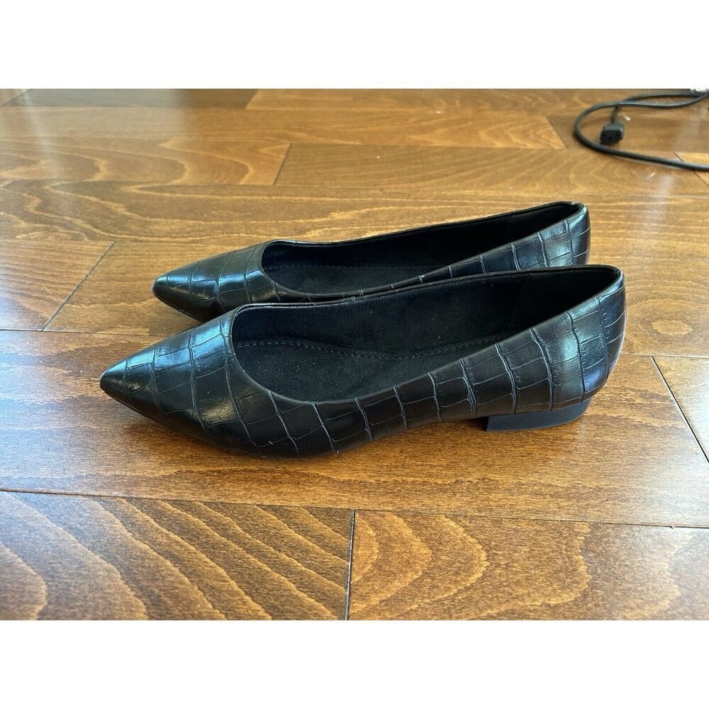 Bella Vita Women's 9.5 W Croc‎ Print Pointed Toe Flat Ballet Closed Toe - Picture 2 of 6